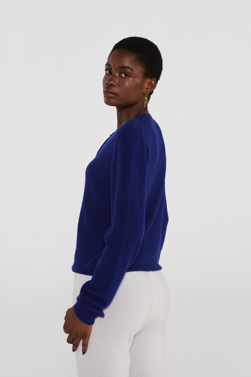 Maglione di cardigan premium in cashmere navy
