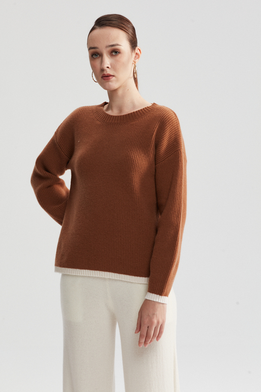 Maglione a maniche lunghe marrone scuro