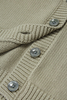 Match Celadon con bottoni