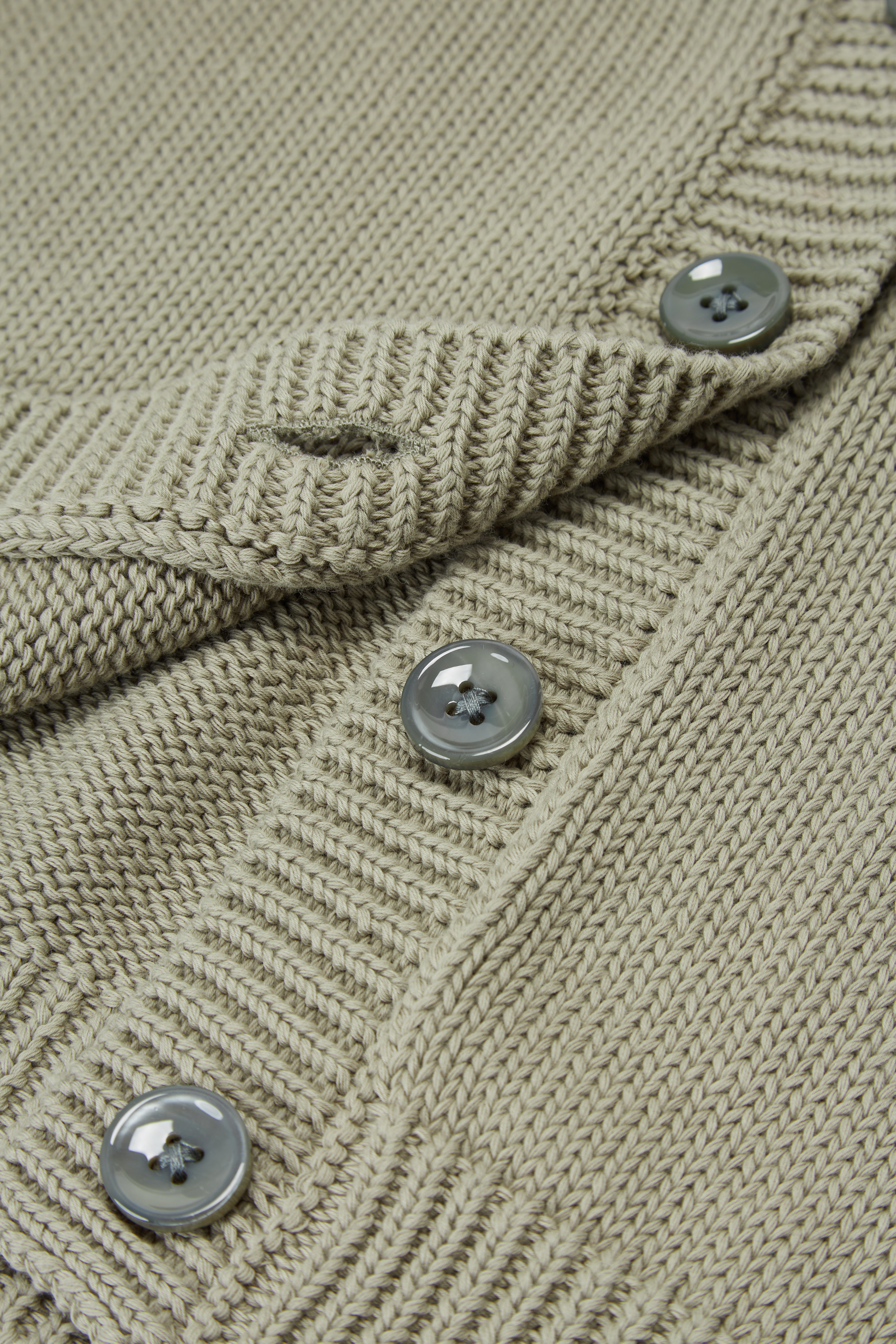 Match Celadon con bottoni