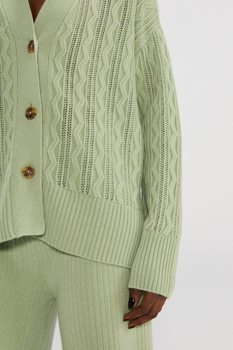 Chic Cashmere Cardigan con pulsante con pulsante