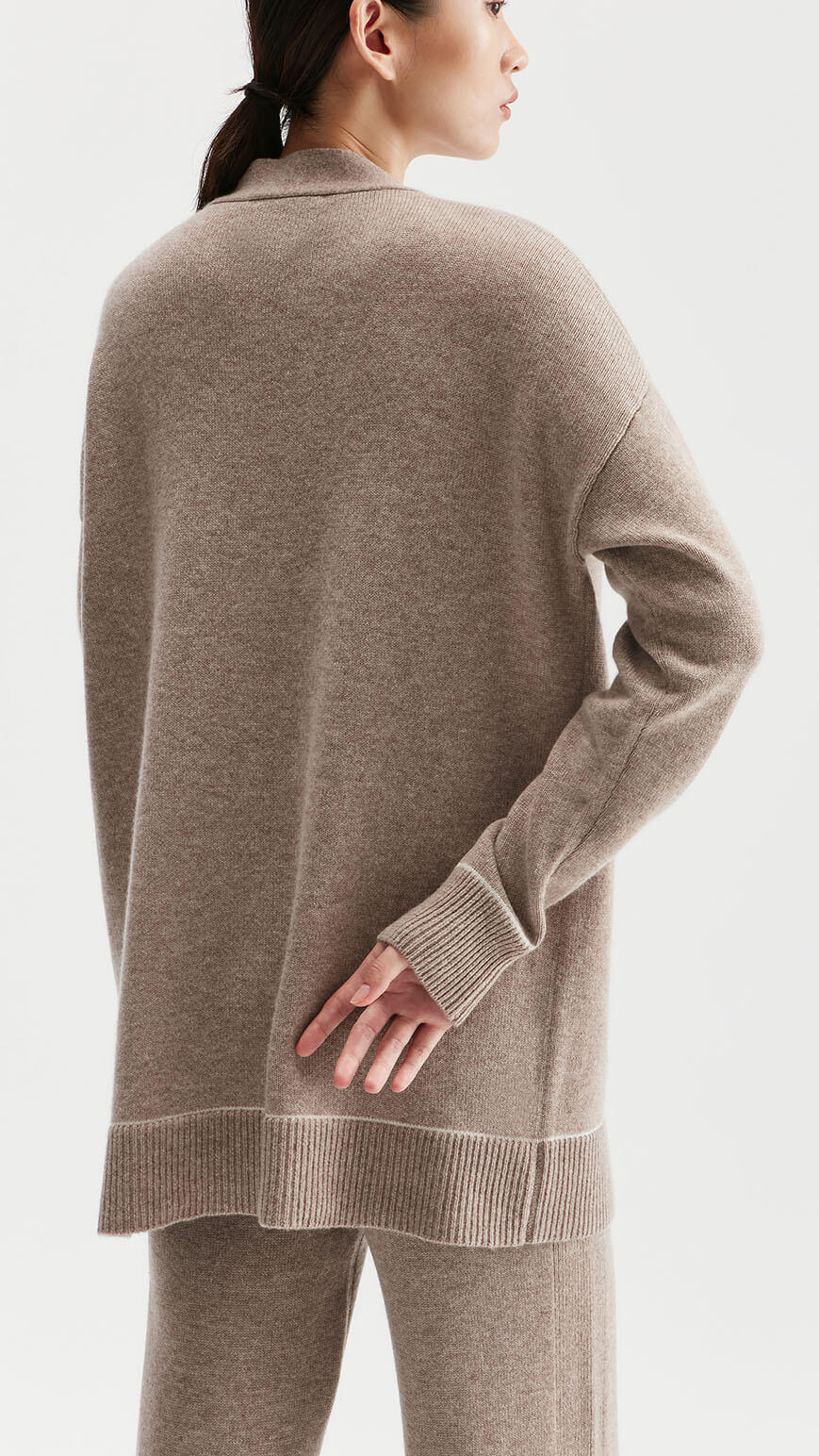 Cardigan premium da donna in 100% cashmere con bottoni sul davanti | Produttore di maglieria OEM