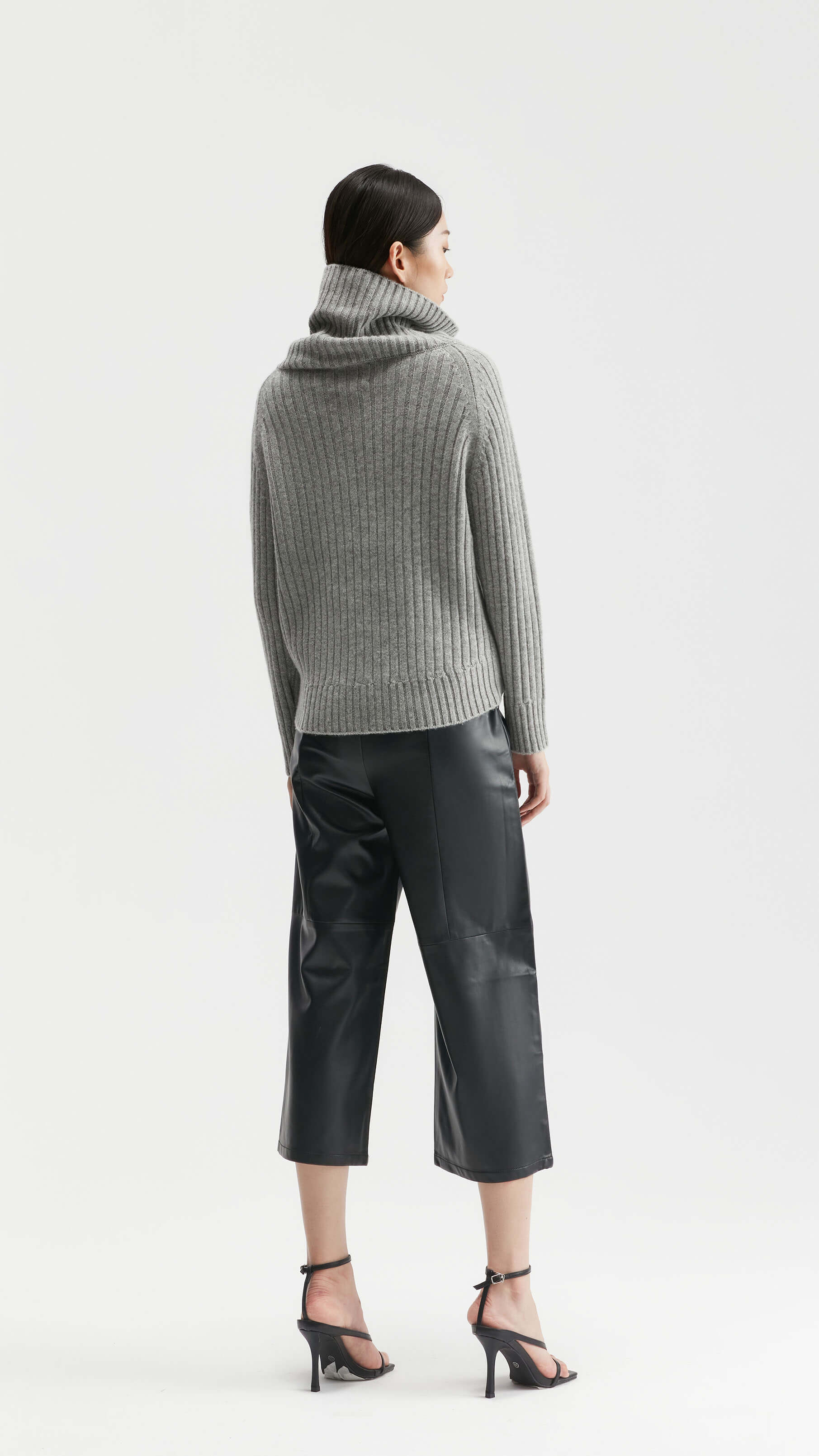 Dolcevita in cashmere a coste grosse 7GG da donna premium | Fabbrica di maglieria OEM personalizzata