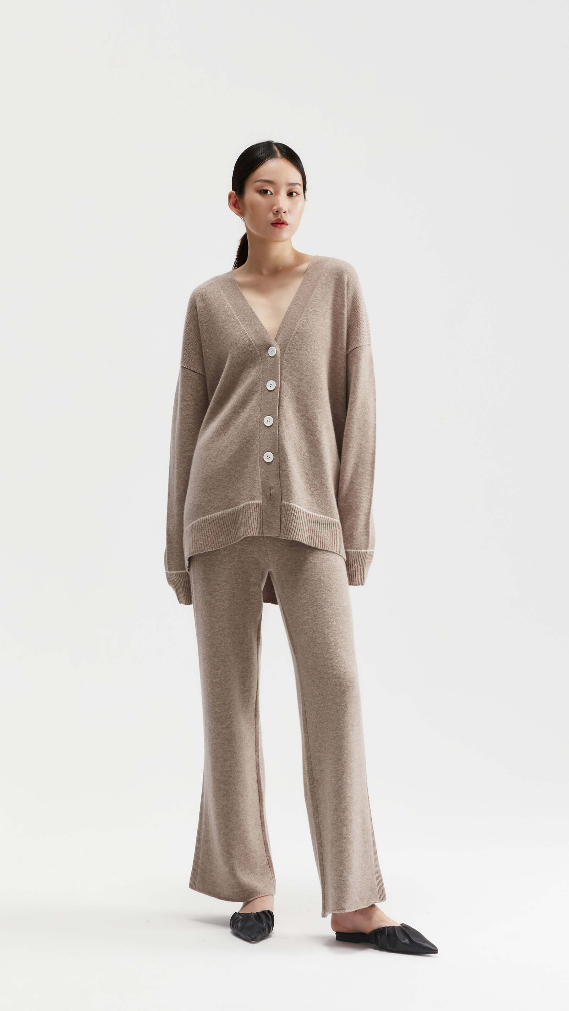 Cardigan premium da donna in 100% cashmere con bottoni sul davanti | Produttore di maglieria OEM