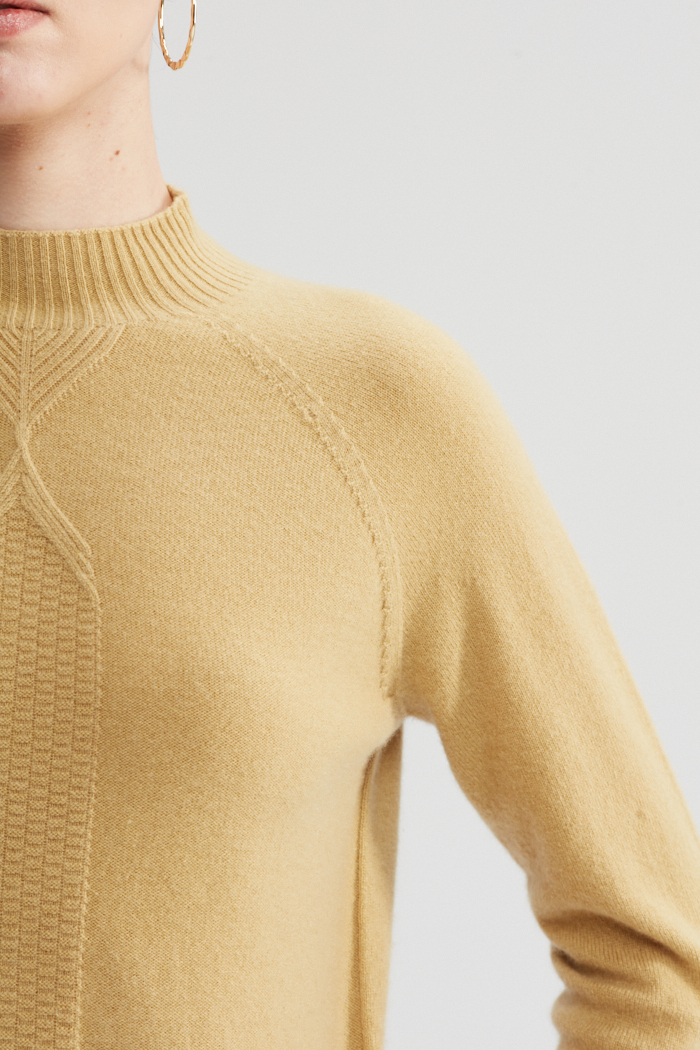 Maglione a maniche lunghe giallo chiaro 