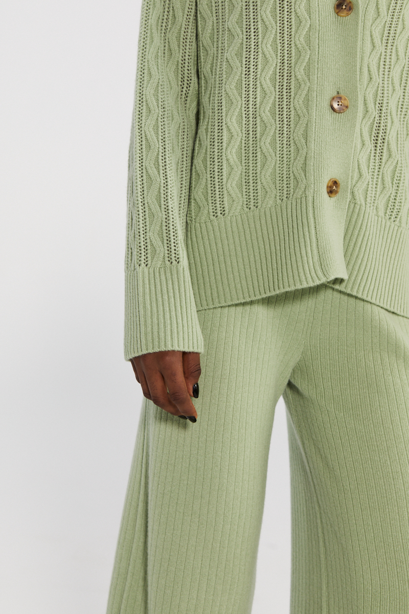 Chic Cashmere Cardigan con pulsante con pulsante