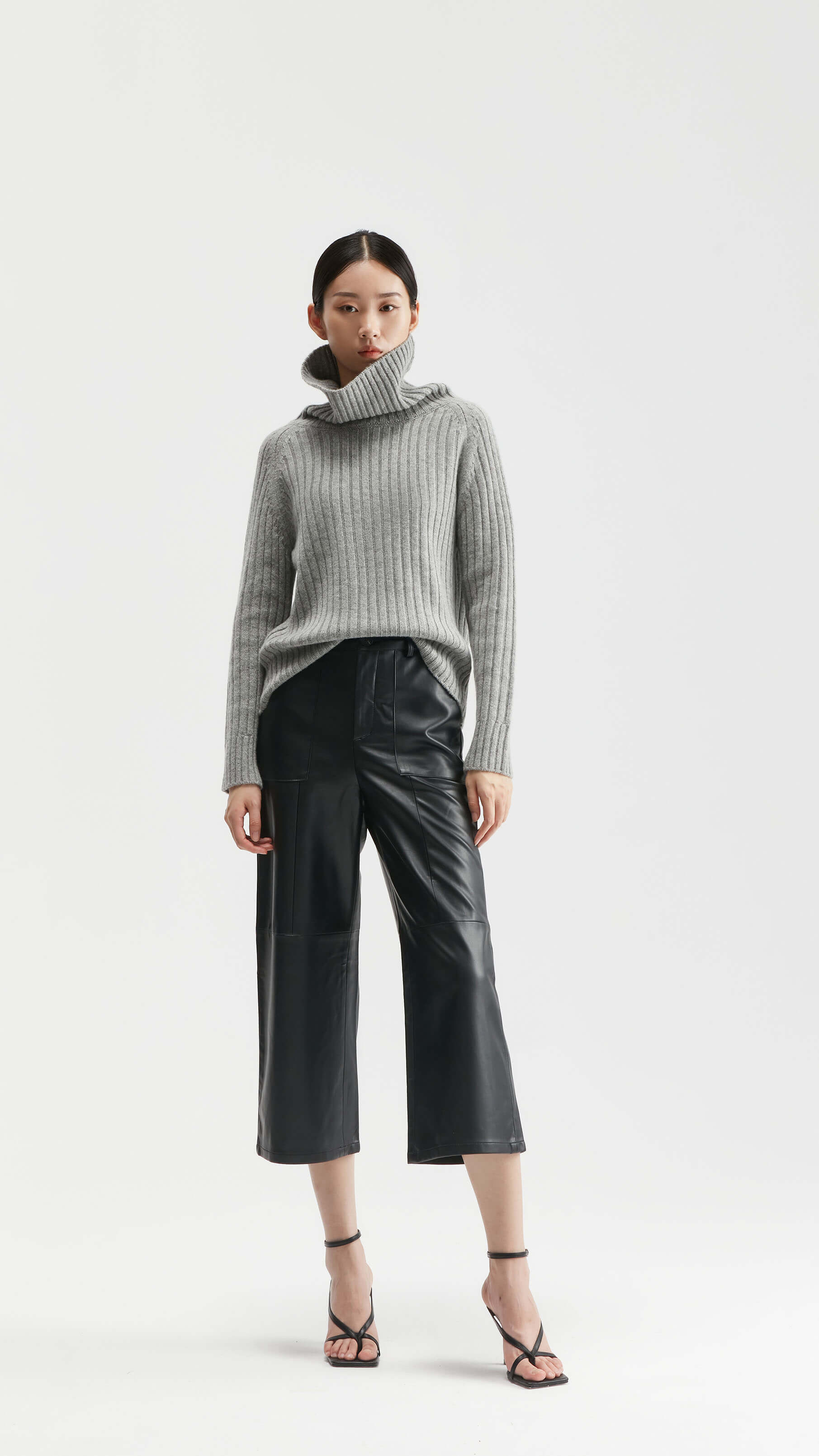 Dolcevita in cashmere a coste grosse 7GG da donna premium | Fabbrica di maglieria OEM personalizzata