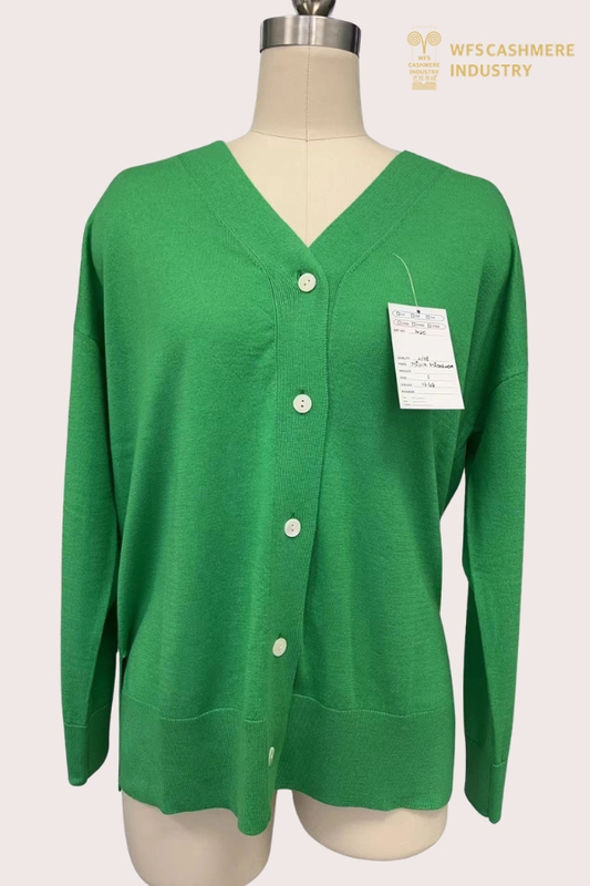 Cardigan classico da donna con bottoni e scollo a V in puro cashmere | Fabbrica OEM/ODM di maglieria premium