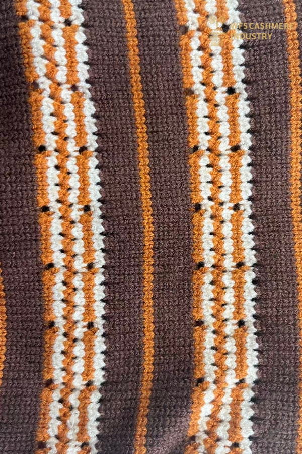 Maglione per animali domestici con lacci Fair Isle 7GG | OEM di maglieria per animali domestici Heritage