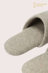 Set di pantofole di lusso lavorate a maglia in puro cashmere | OEM di abbigliamento da casa personalizzato